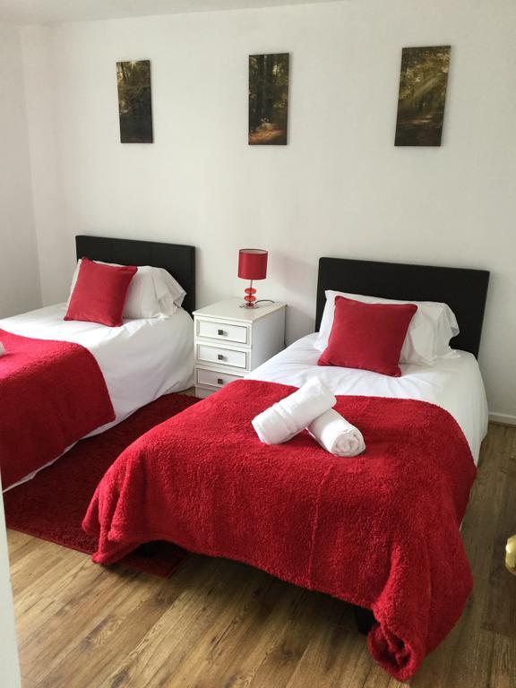 4 Bed House Next To Basildon Town Centre Villa Exterior photo