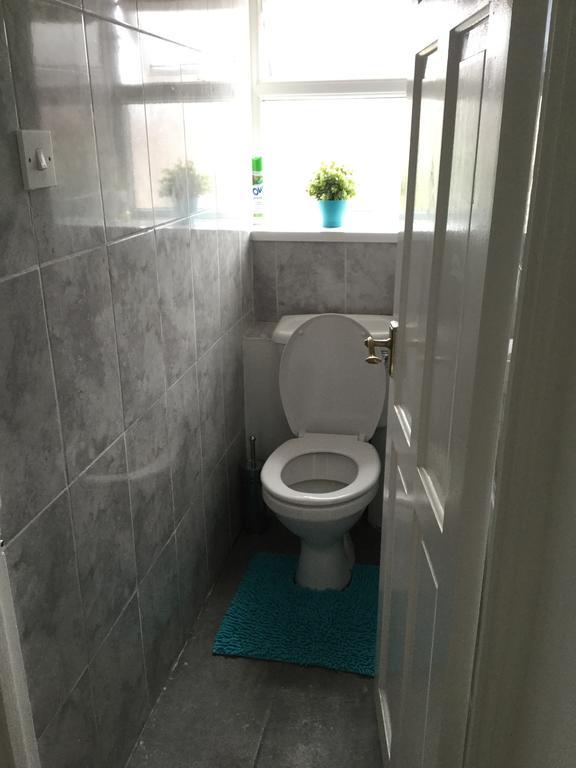4 Bed House Next To Basildon Town Centre Villa Exterior photo