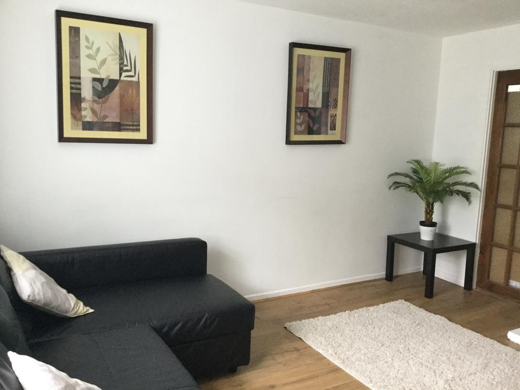 4 Bed House Next To Basildon Town Centre Villa Exterior photo
