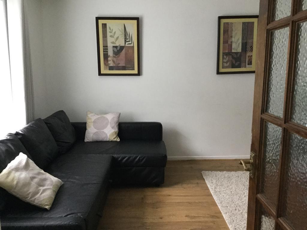 4 Bed House Next To Basildon Town Centre Villa Exterior photo