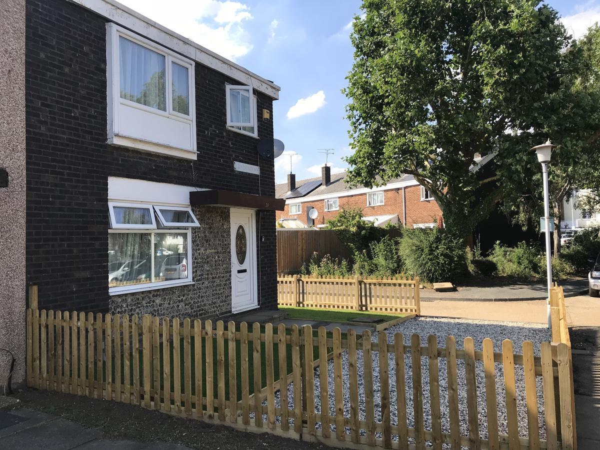 4 Bed House Next To Basildon Town Centre Villa Exterior photo